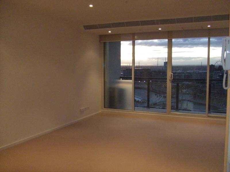 REF 20295/63 Whiteman Street, Southbank VIC 3006