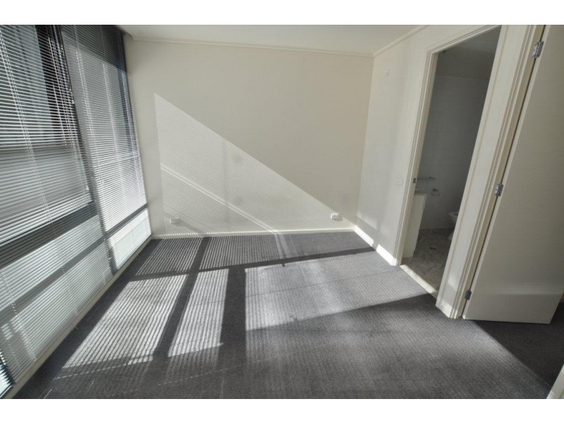 REF 20303/100 Kavanagh Street, Southbank VIC 3006