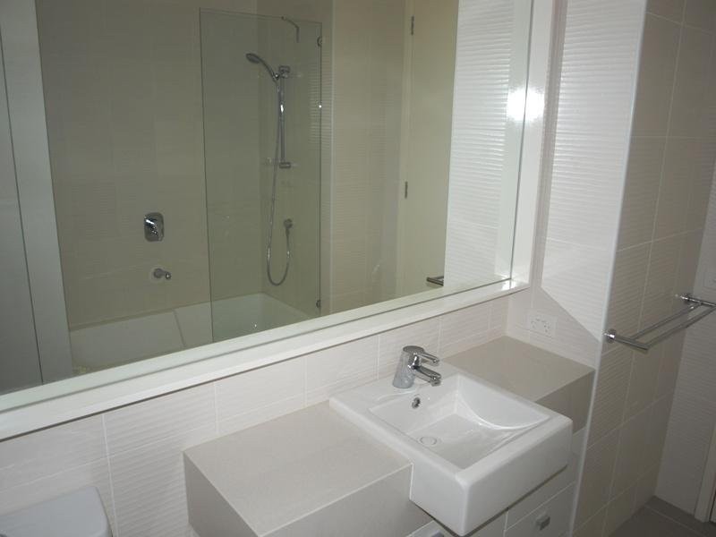 REF 20332/63 Whiteman Street, Southbank VIC 3006