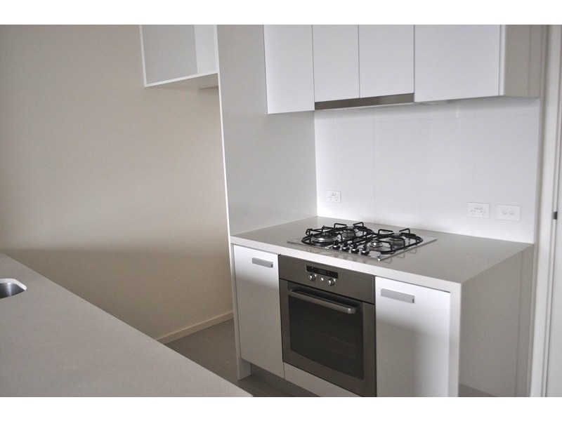 REF 10221/63 Whiteman Street, Southbank VIC 3006