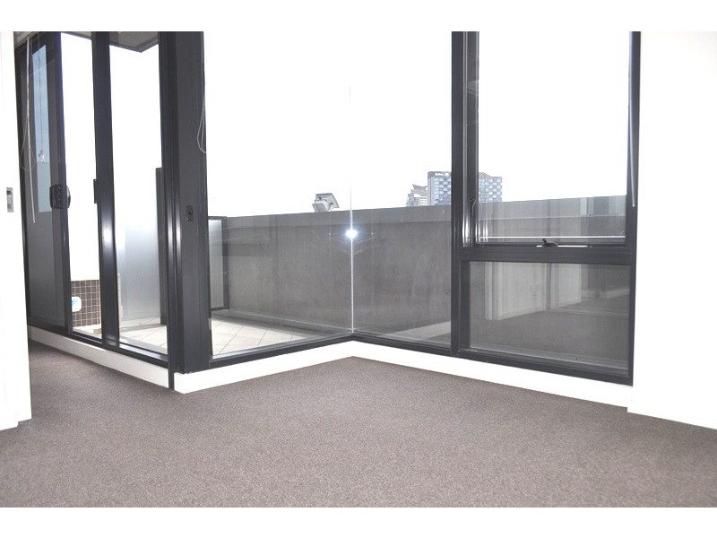 REF 10221/63 Whiteman Street, Southbank VIC 3006