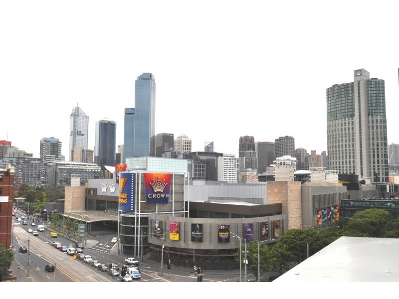 REF 10221/63 Whiteman Street, Southbank VIC 3006