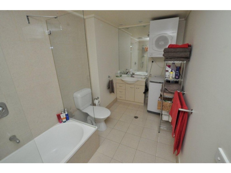 REF2/668 Bourke Street, Melbourne VIC 3000