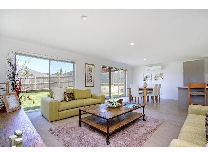 33 Windmill Parade, Mount Martha VIC 3934