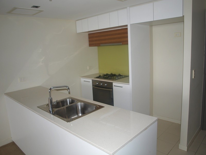 704/100 Harbour Esplanade, Docklands VIC 3008