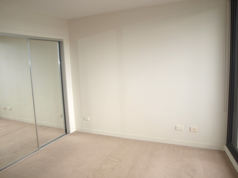 704/100 Harbour Esplanade, Docklands VIC 3008