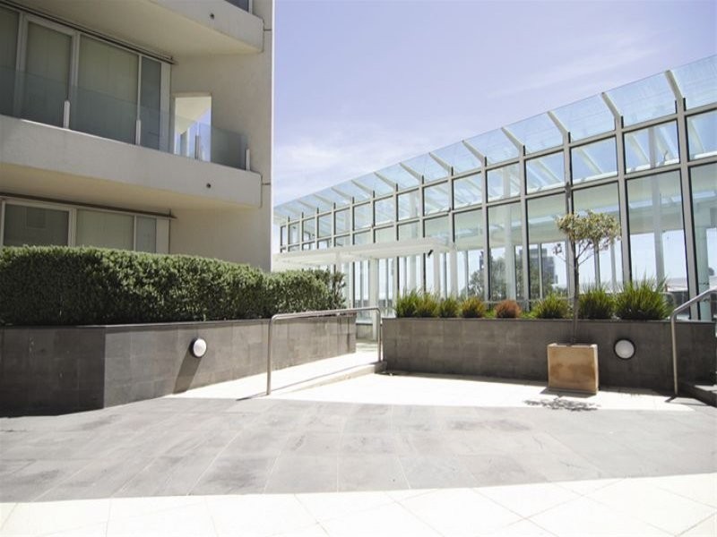 REF 20102/83 Whiteman Street, Southbank VIC 3006