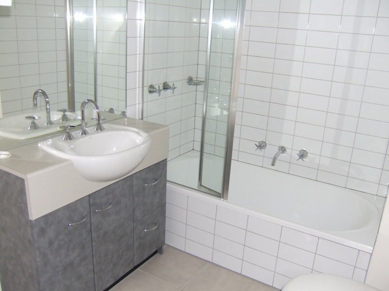 REF 20177/118 Dudley Street, West Melbourne VIC 3003