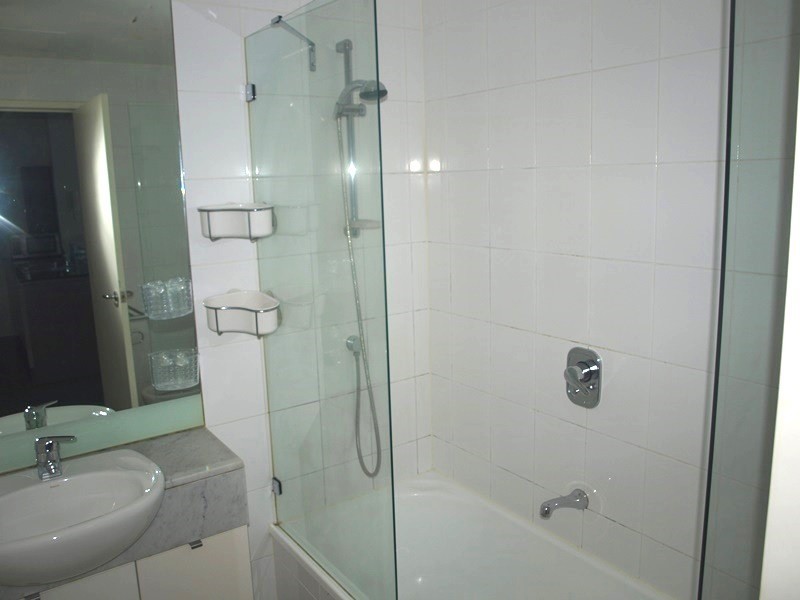 REF 20369/173 City Road, Southbank VIC 3006