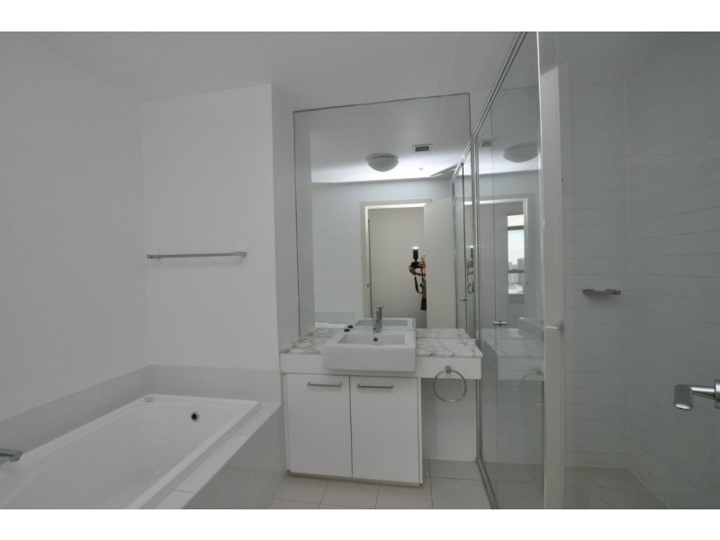 3807/100 Harbour Esplanade, Docklands VIC 3008