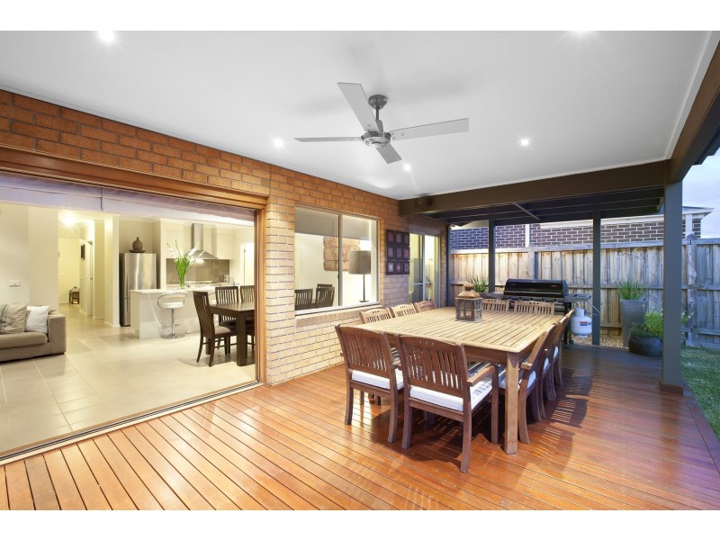 8 Boathaven Road, Point Cook VIC 3030