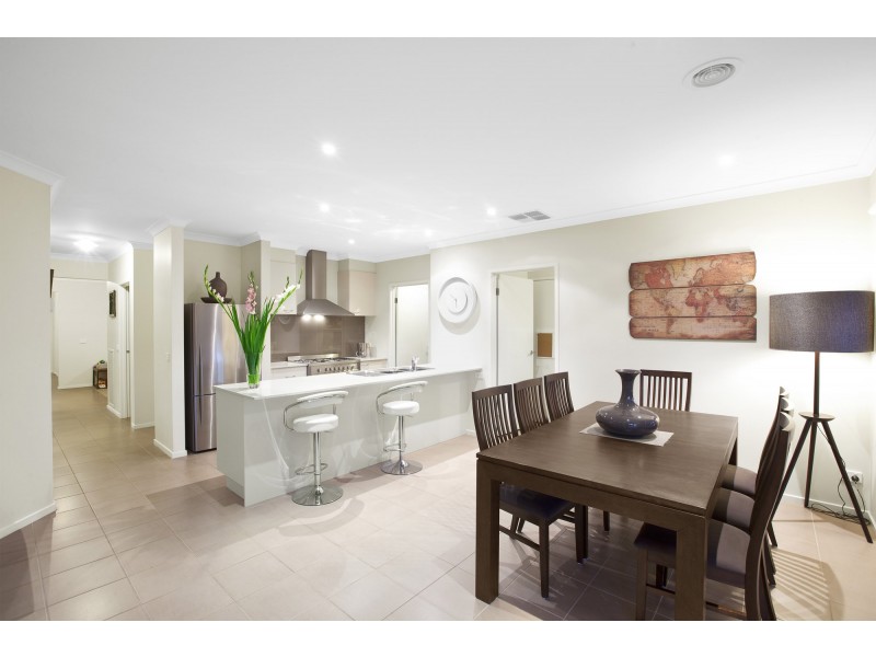 8 Boathaven Road, Point Cook VIC 3030