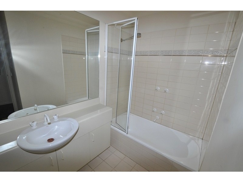 REF 20387/16 Courtney Street, North Melbourne VIC 3051