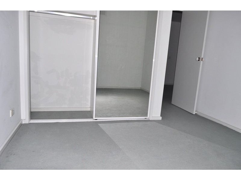 REF 20392/102 Wells Street, Southbank VIC 3006