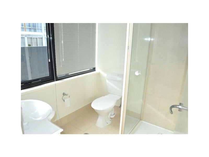 REF 20401/22 Kavanagh Street, Southbank VIC 3006