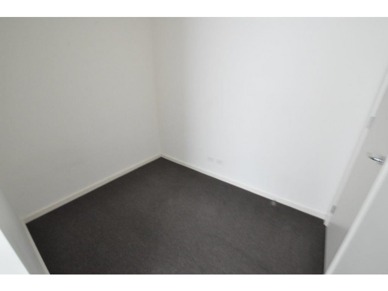 REF 20411/63 Whiteman Street, Southbank VIC 3006