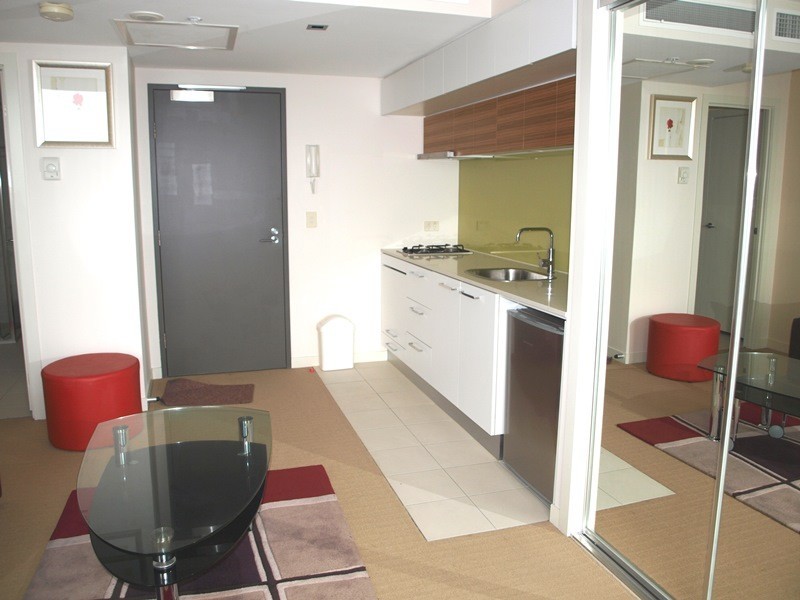 2411B/100 Harbour Esplanade, Docklands VIC 3008