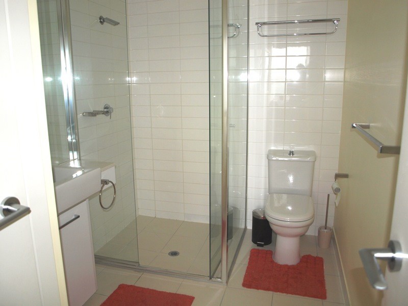 2411B/100 Harbour Esplanade, Docklands VIC 3008