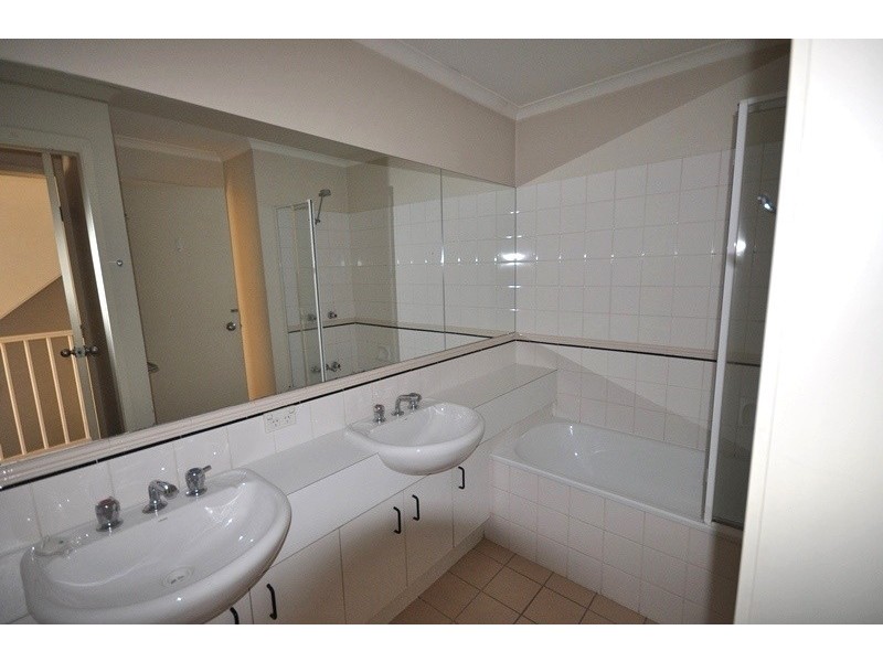 242 Wiltshire Drive, Kew VIC 3101