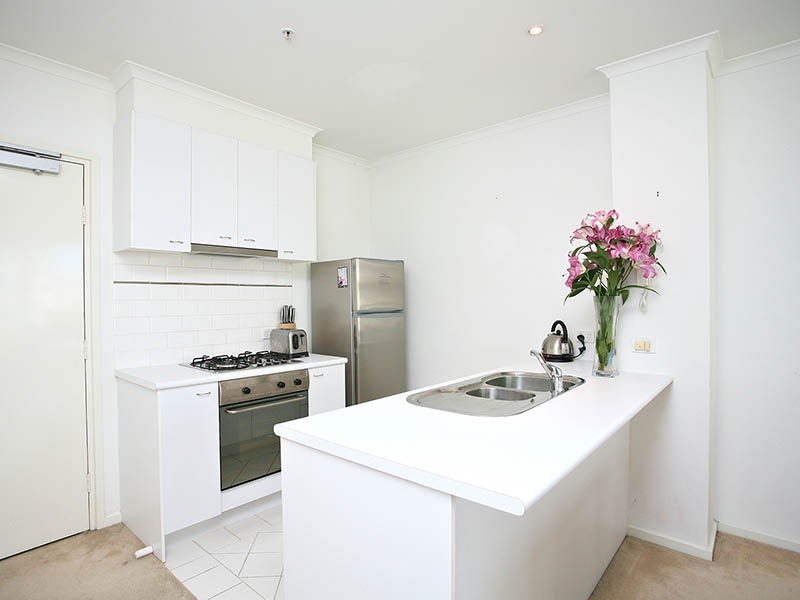 REF 2002/28 Bank Street, South Melbourne VIC 3205