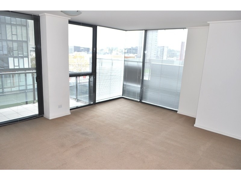 REF 20441/100 Kavanagh Street, Southbank VIC 3006