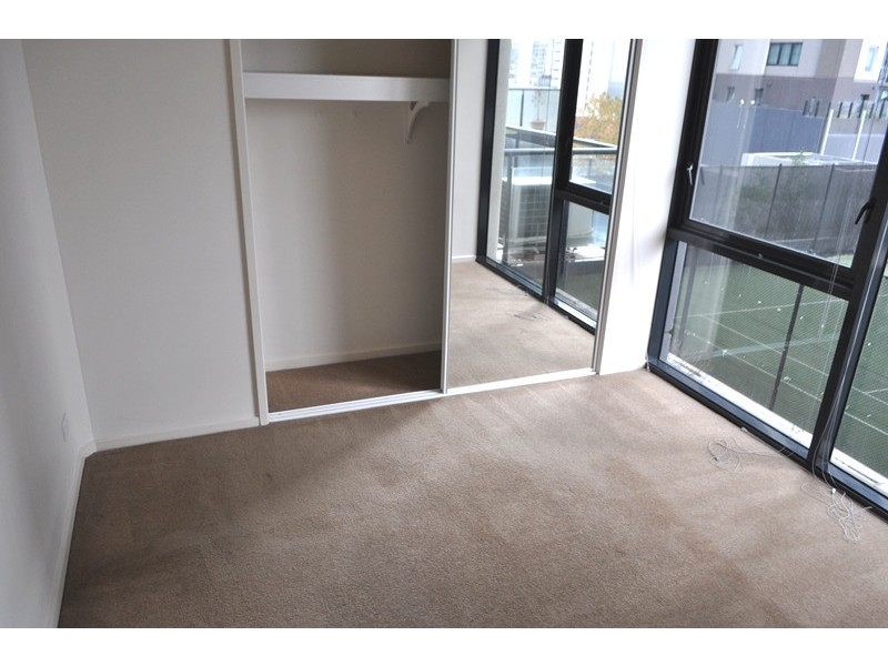 REF 20441/100 Kavanagh Street, Southbank VIC 3006
