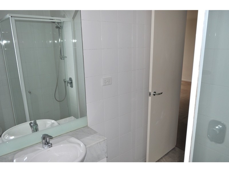 REF 20441/100 Kavanagh Street, Southbank VIC 3006