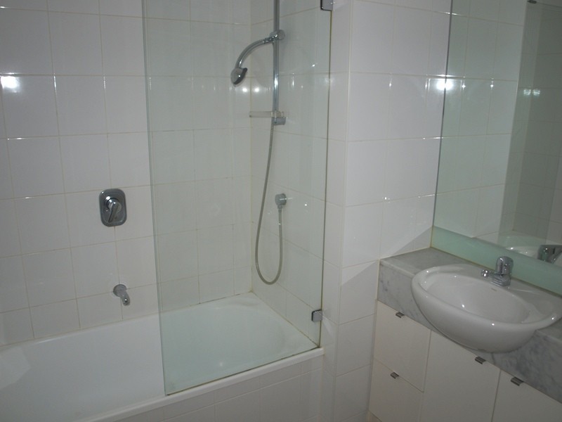 REF 20459/173 City Road, Southbank VIC 3006