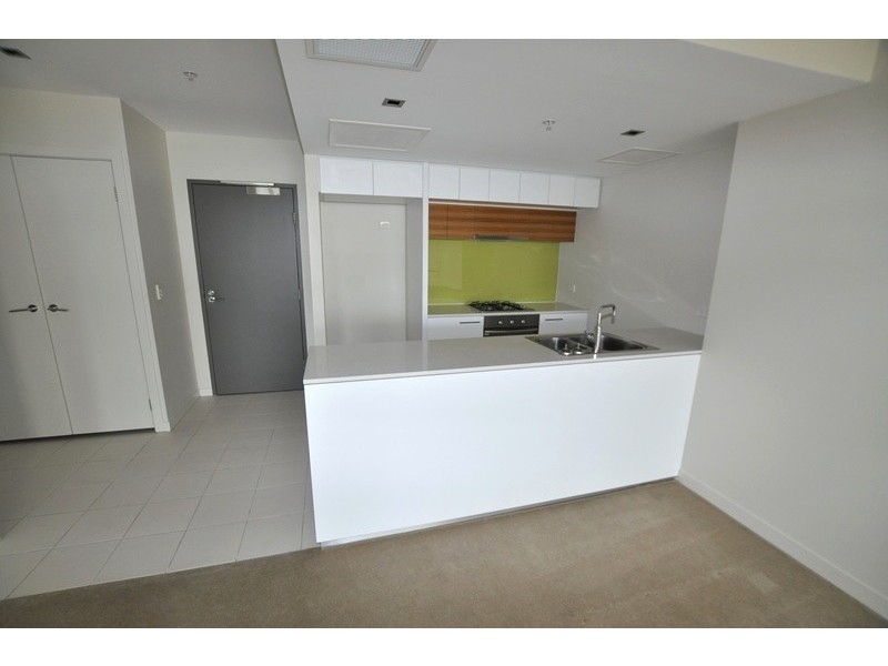 805/100 Harbour Esplanade, Docklands VIC 3008