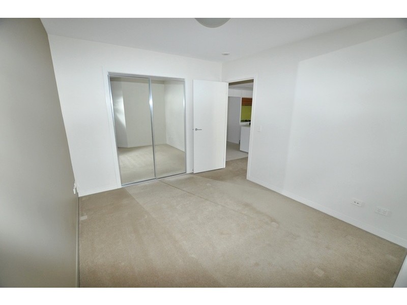 805/100 Harbour Esplanade, Docklands VIC 3008