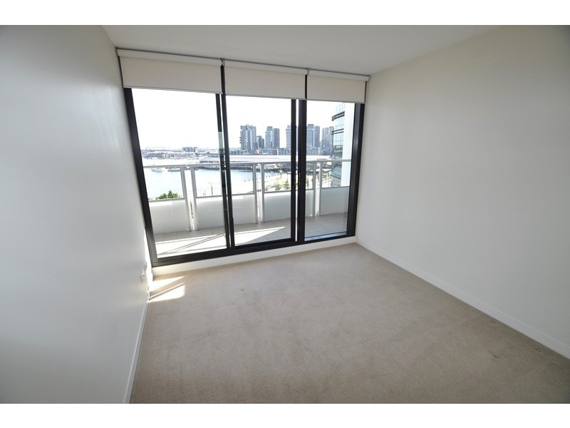 805/100 Harbour Esplanade, Docklands VIC 3008