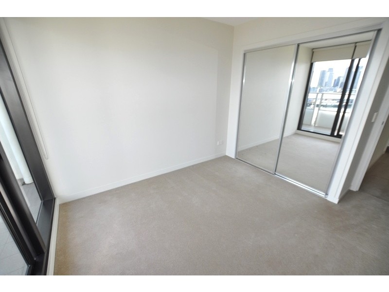805/100 Harbour Esplanade, Docklands VIC 3008