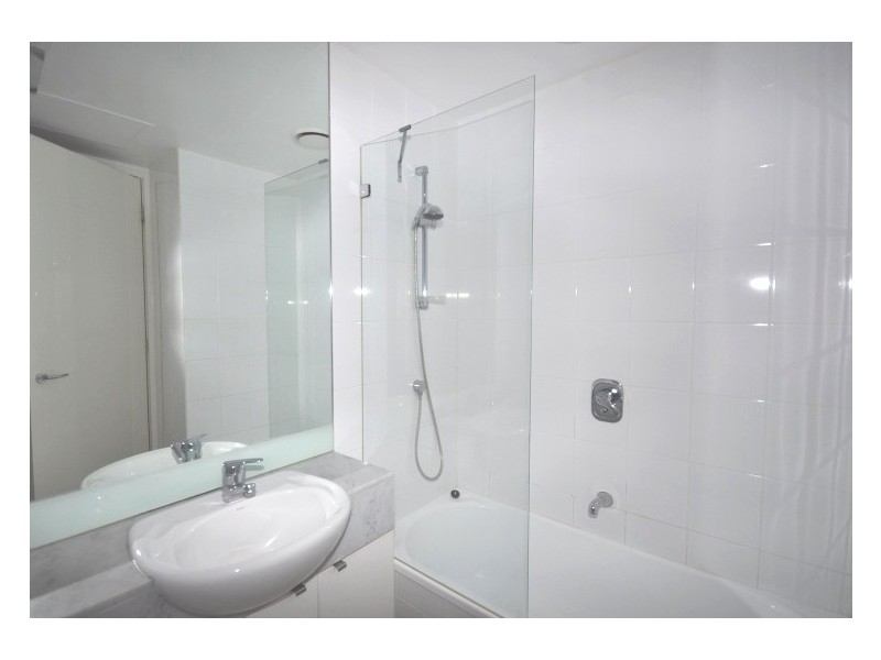 REF 20161/183 City Road, Southbank VIC 3006