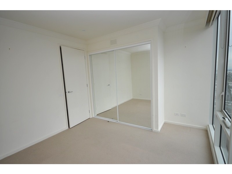 REF 20472/63 Whiteman Street, Southbank VIC 3006