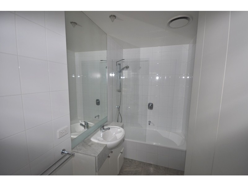 REF 20476/88 Kavanagh Street, Southbank VIC 3006