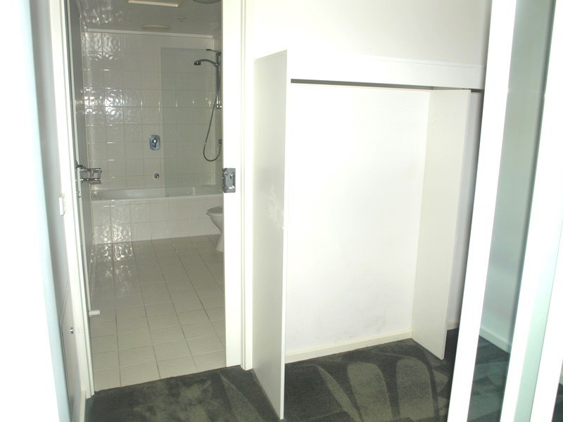 REF 20486/668 Bourke Street, Melbourne VIC 3000