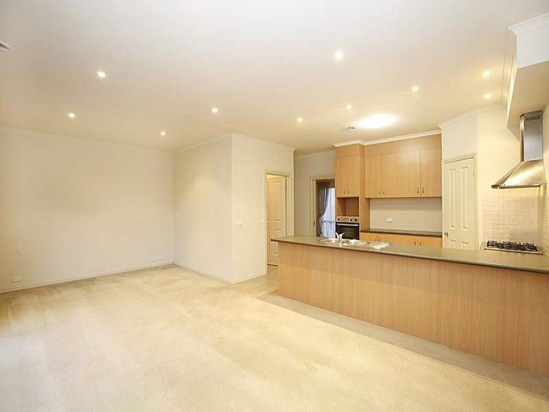 23 Lowess Lane, Sanctuary Lakes VIC 3030