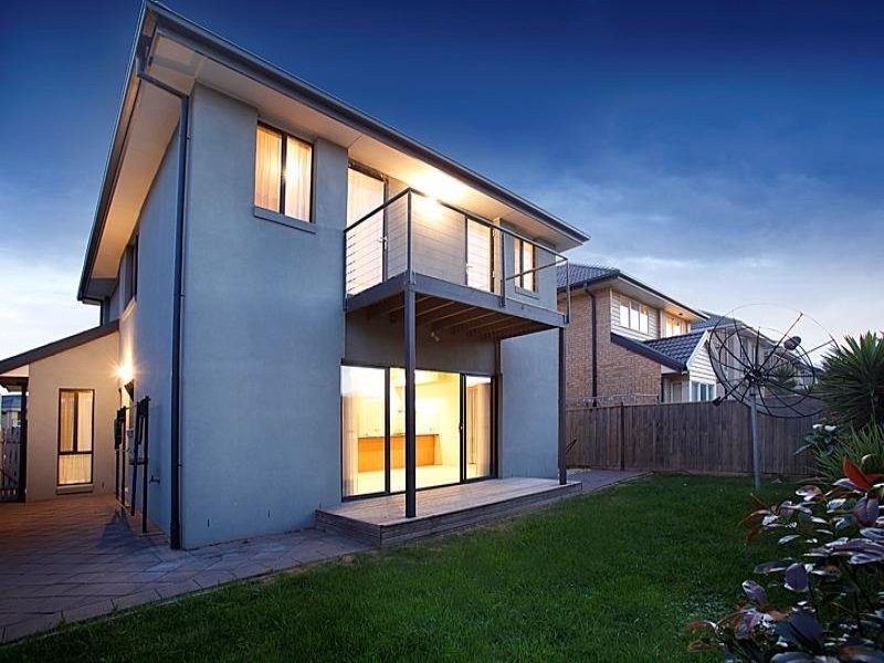 23 Lowess Lane, Sanctuary Lakes VIC 3030