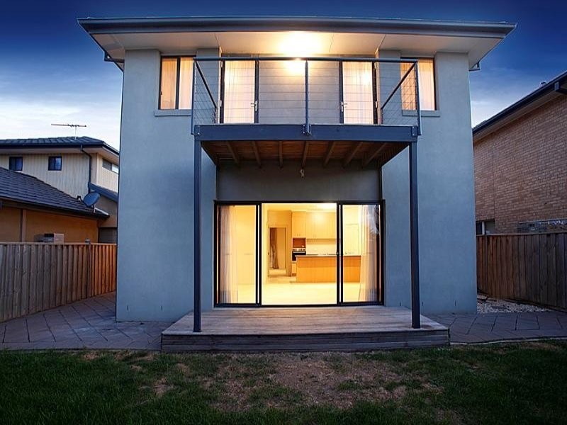 23 Lowess Lane, Sanctuary Lakes VIC 3030