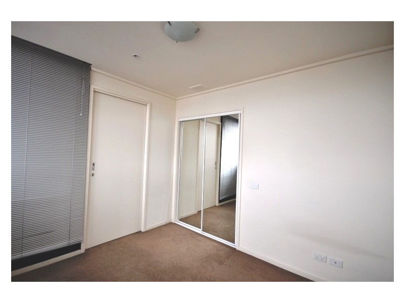 REF 20492/100 Kavanagh Street, Southbank VIC 3006