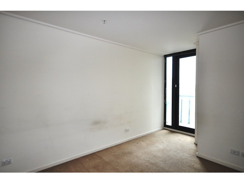 REF 20492/100 Kavanagh Street, Southbank VIC 3006