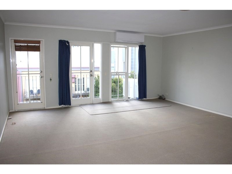 REF 20501/30 Miles Street, Southbank VIC 3006