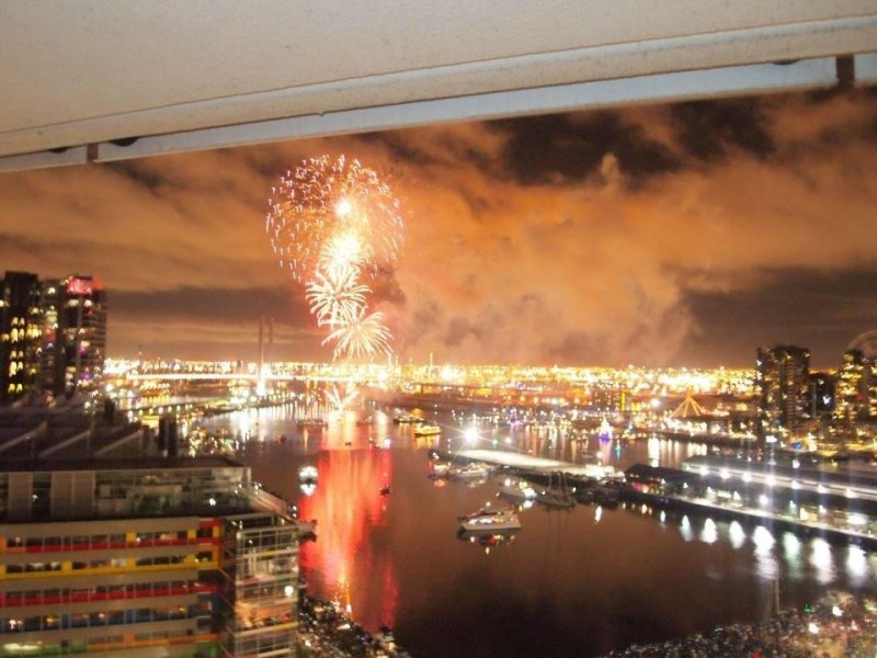 2009/100 Harbour Esplanade, Docklands VIC 3008