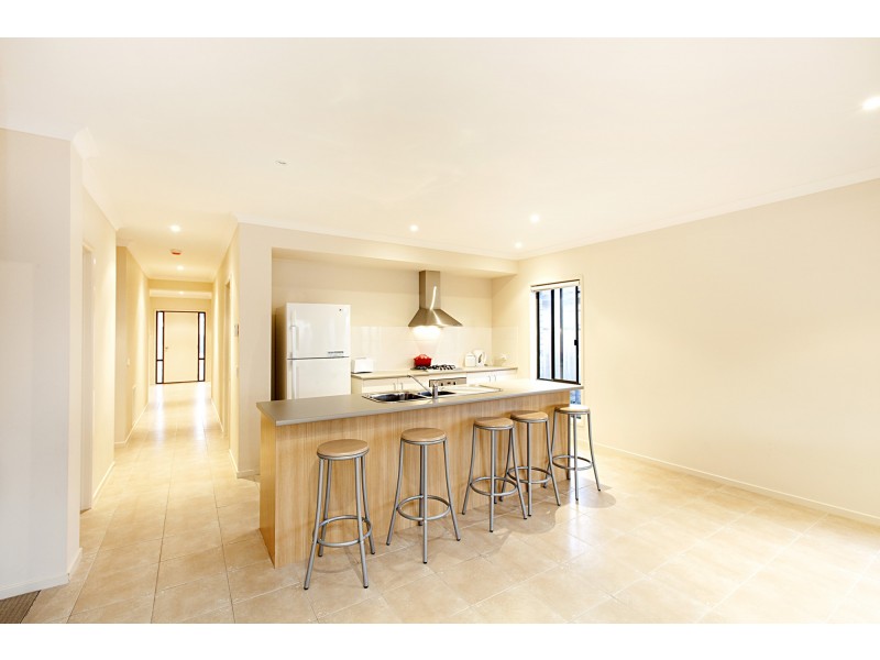 30 The Esplanade, Sanctuary Lakes VIC 3030