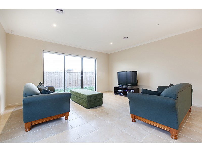 30 The Esplanade, Sanctuary Lakes VIC 3030