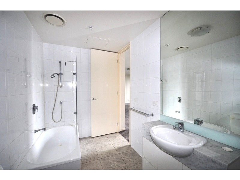 REF 20516/88 Kavanagh Street, Southbank VIC 3006