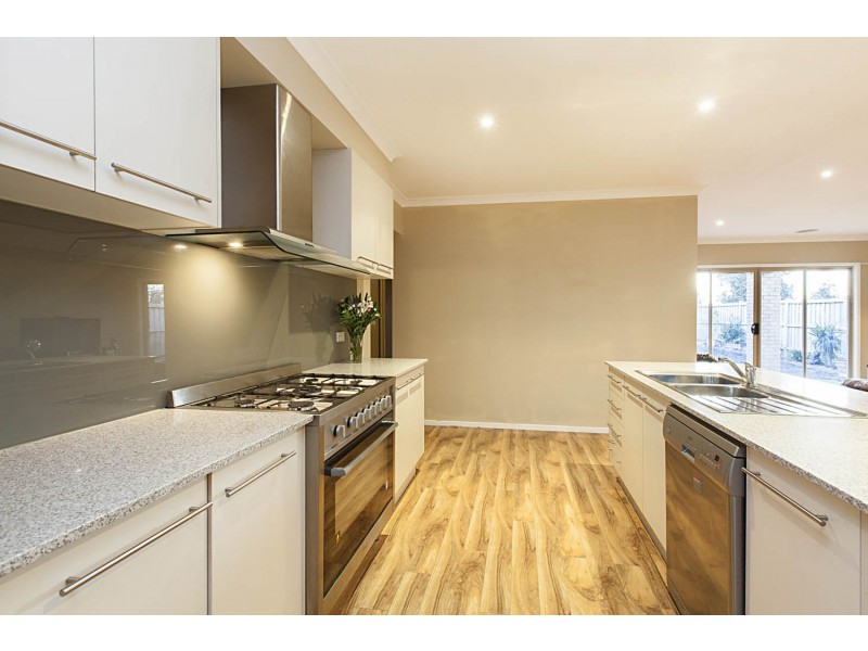 106 Alamanda Boulevard, Point Cook VIC 3030