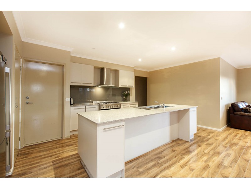 106 Alamanda Boulevard, Point Cook VIC 3030