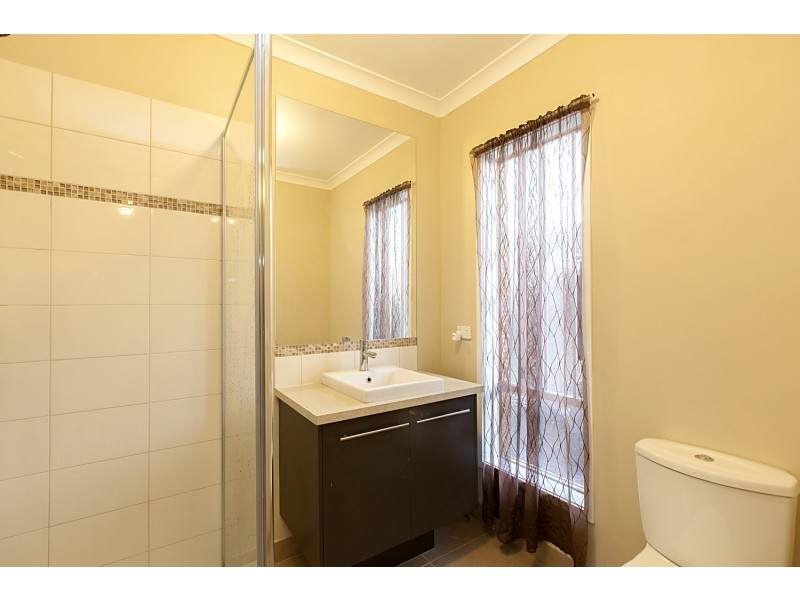 106 Alamanda Boulevard, Point Cook VIC 3030