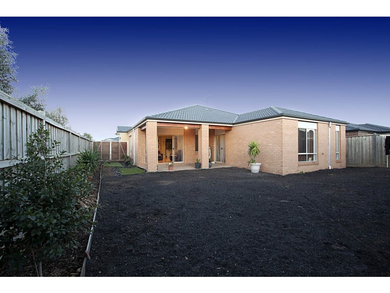 106 Alamanda Boulevard, Point Cook VIC 3030